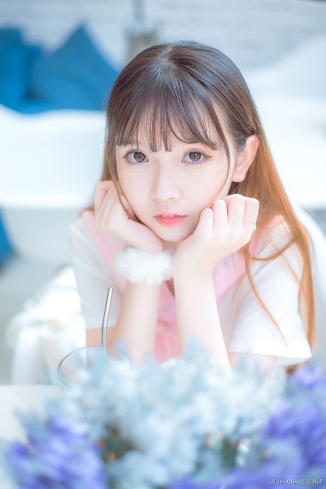 明明下流的人凑一起就叫上流社会。——韩寒